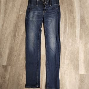 Apt 9 skinny jeans; Size 6; straight leg